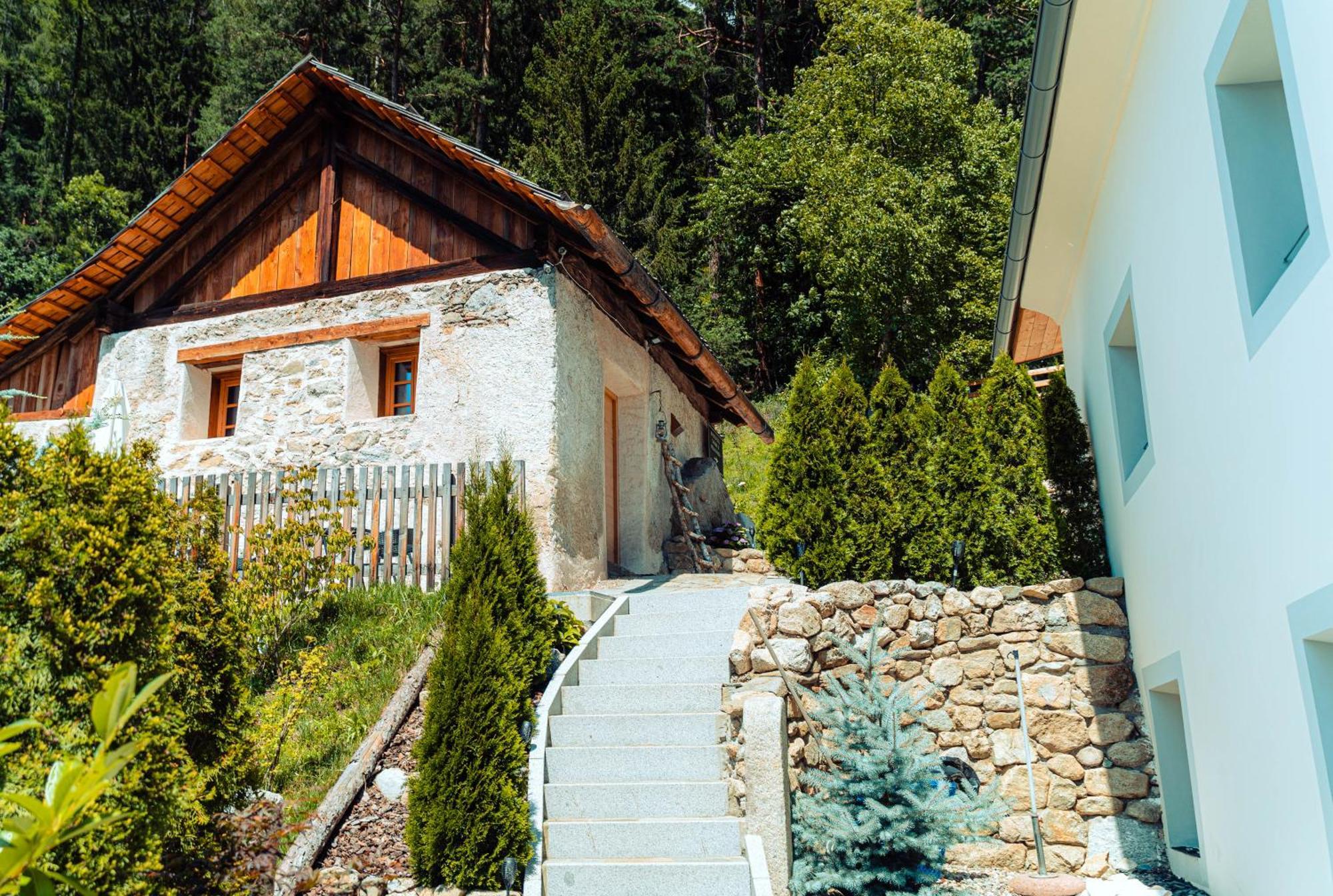 Apartments, Guest House & Historic Chalet Neuhaus San Sigismondo Eksteriør bilde