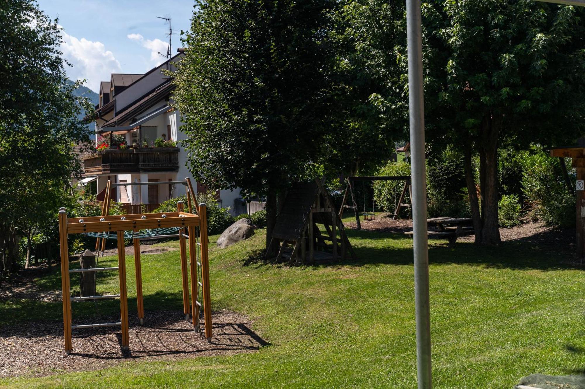 Apartments, Guest House & Historic Chalet Neuhaus San Sigismondo Eksteriør bilde