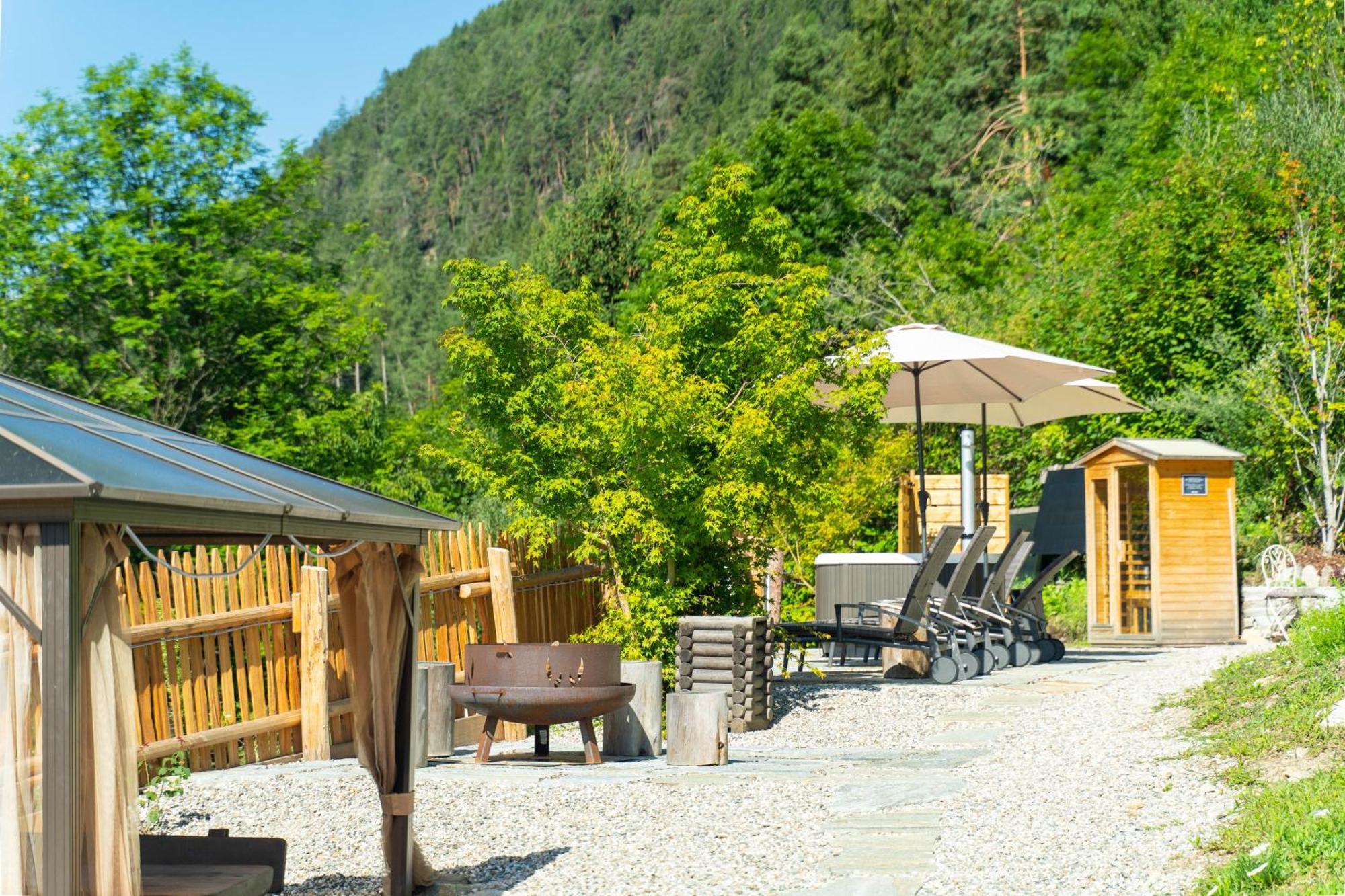 Apartments, Guest House & Historic Chalet Neuhaus San Sigismondo Eksteriør bilde