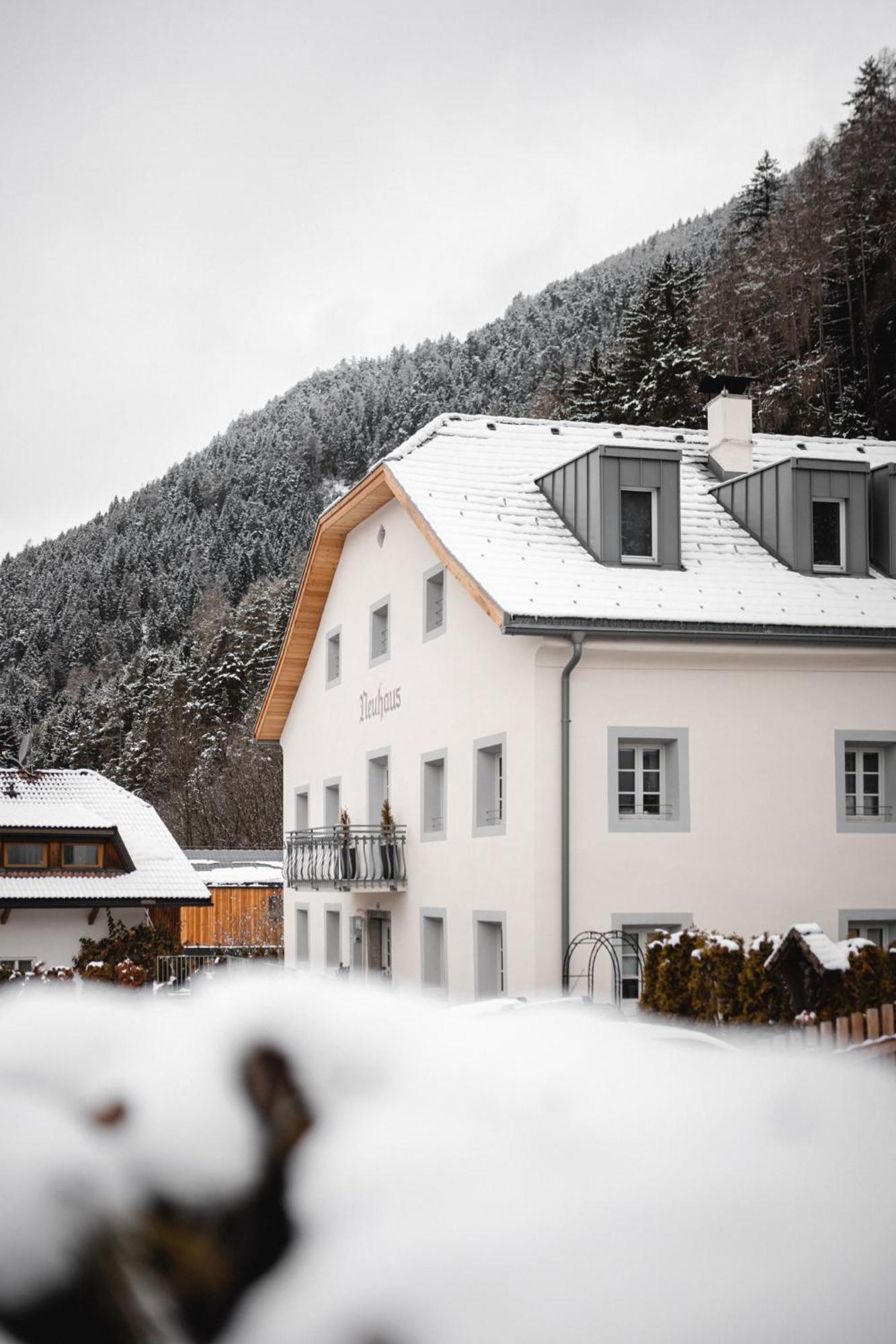 Apartments, Guest House & Historic Chalet Neuhaus San Sigismondo Eksteriør bilde